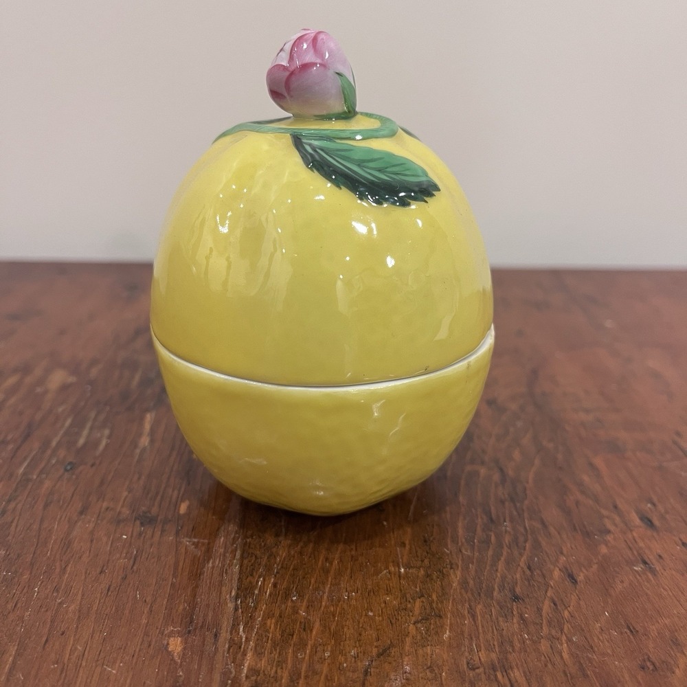 Vintage Herend Hungary Handpanited Lemon Covered Box Flawless Condition, Trinket